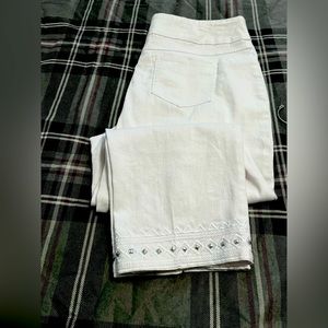 Ruby Rd. White cropped leg jeans with decorative hem
